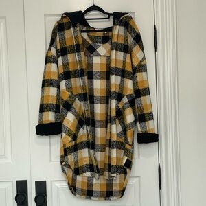 RD Style Plaid Sherpa Shacket -  Yellow - Size M - EUC‎